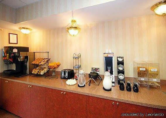 コンフォート イン&スイーツ クリスチャンズバーグ エクステリア 写真